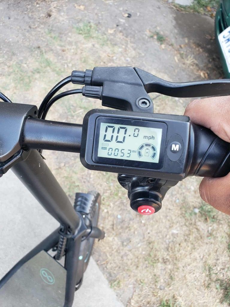 $240! The Lowest For Thsi New 0055 Miles On Dash. Electric scooter E-scooter Ebike with seat. 17mph 30miles. I don't sell to crackheads. Firm price. $