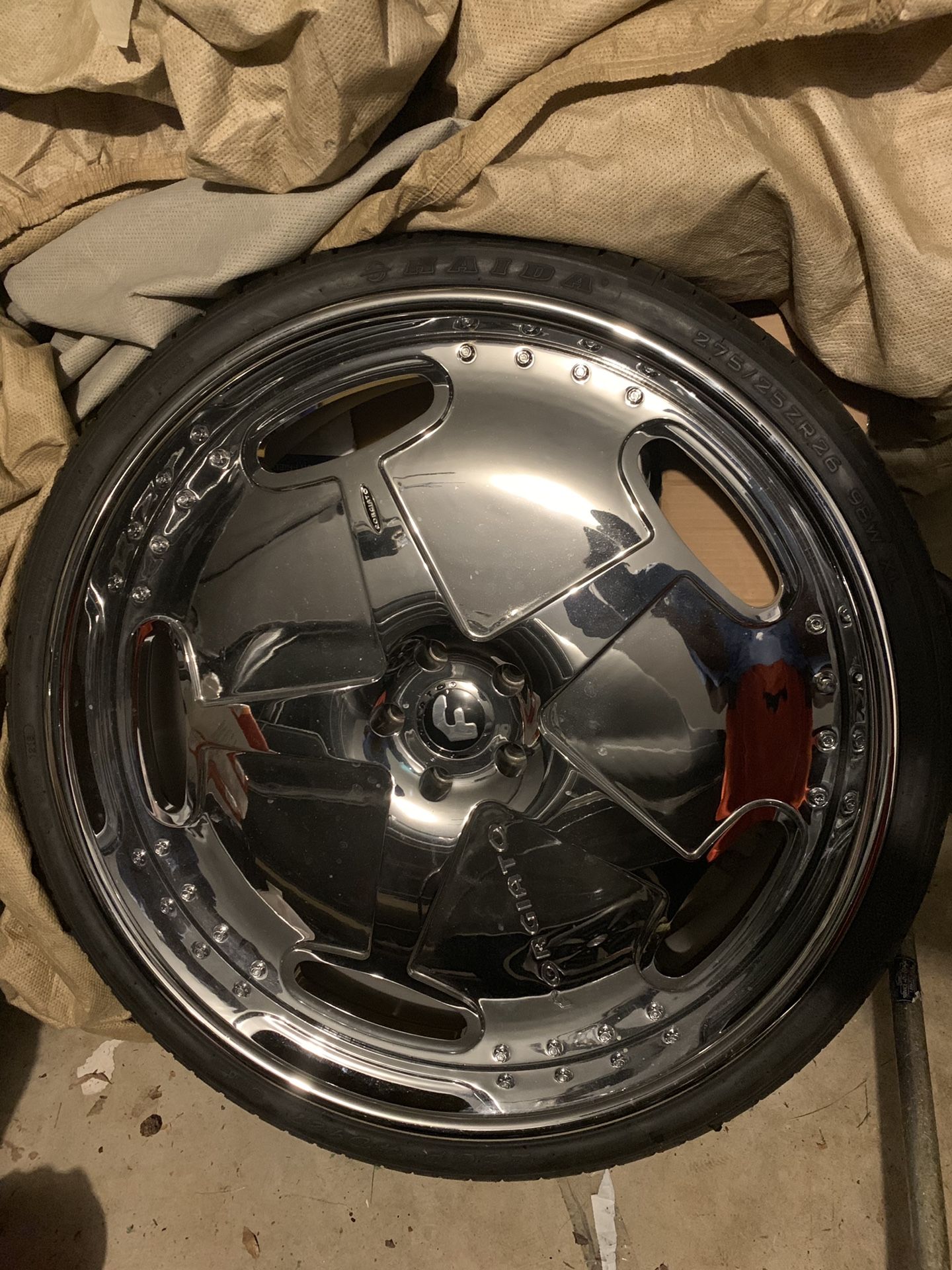 26 inch rims brand new 5 lug with matching steering wheel and floating