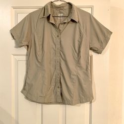 Columbia Women’s Hiking Shirt Size Medium
