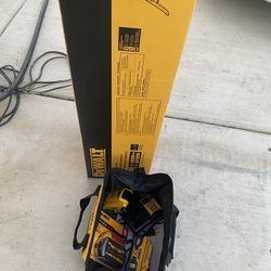 DeWalt Light With Batteries 