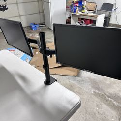 Dual Monitor With Bracket