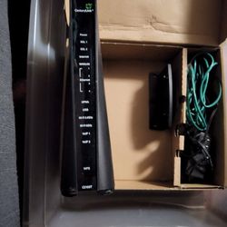 MOVING SALE Century Link C2100T Cisco Modem and WiFI Router in great condition
