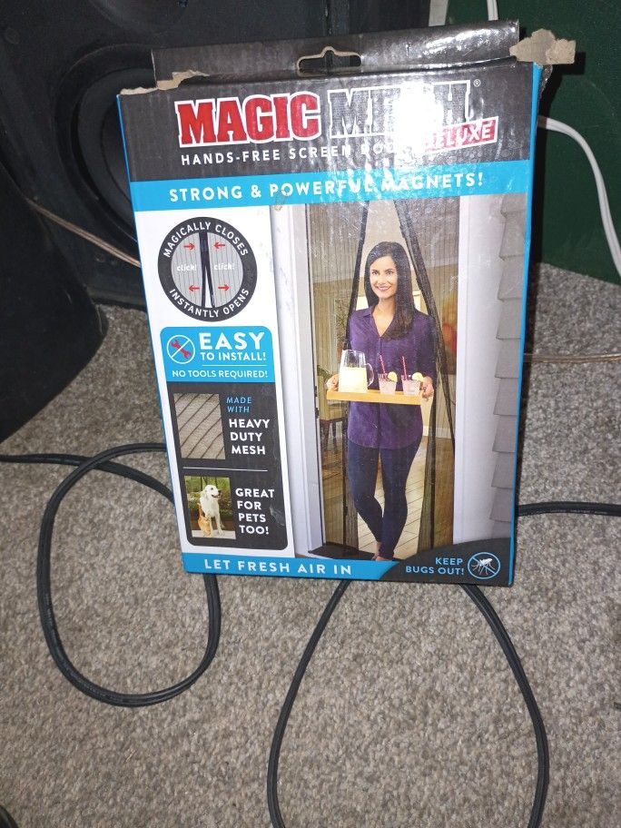 Magic Mesh Screen Door