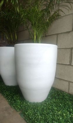 Terracotta 25 gallon planters 2 for $120 FREE DELIVERY IN SD