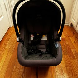 Graco Infant Car seat