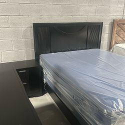 QUEEN SIZE BEDROOM SET!!!