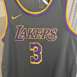Nike lakers swingman Anthony Davis earned jersey size XL (52) 