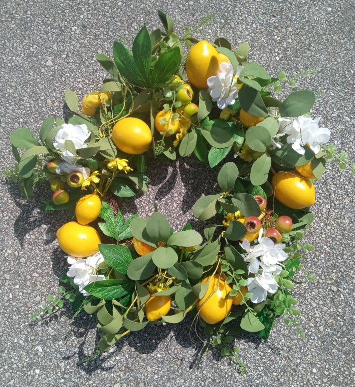 Lemon 20" wreath (Artificial)