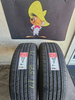 215/65/17 Goodyear Tires (2)