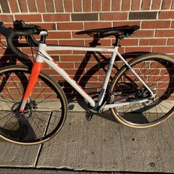 FUJI BIKES BICYCLE CROSS 1.3 Frame: 21" Wheels: 14"