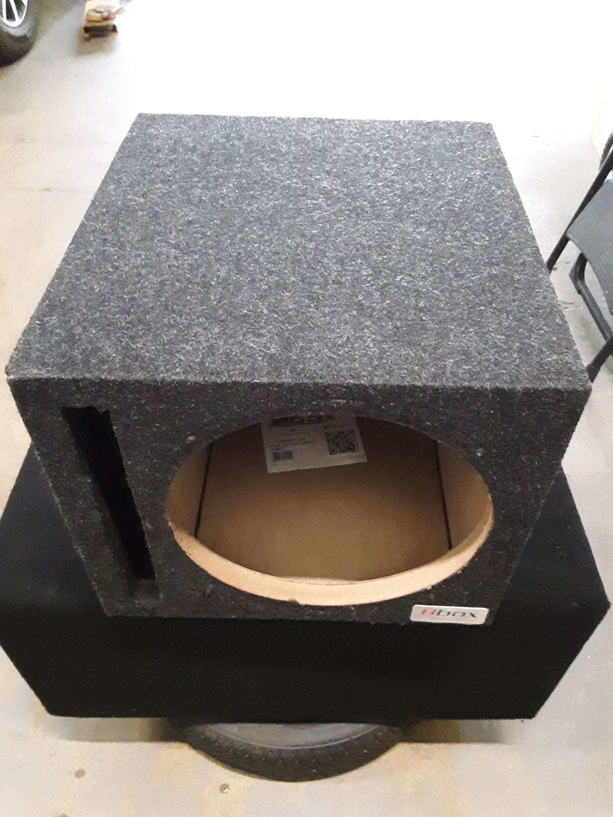 Single 12in vented subwoofer box