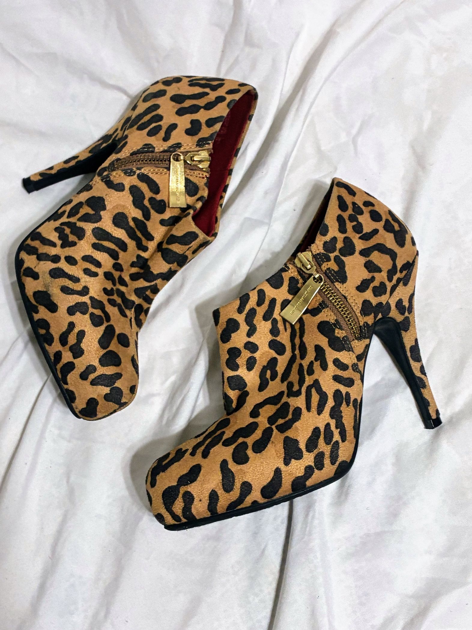 Christian Siriano leopard print ankle boots size 7 EUC