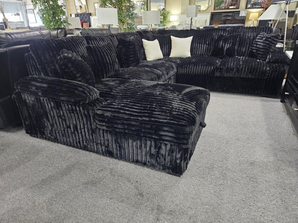 BLACK RHF Fabric U-Shaped Pull Out Sectional Sofa w/ Storage Chaise + Pillows  (123.03 x 97.64 (66.93 Chaise) x 38.1)