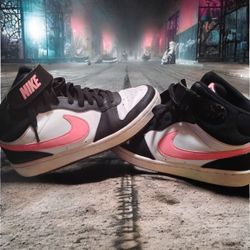 Nike High Tops Youth Size 5.5 Women's Size 7 