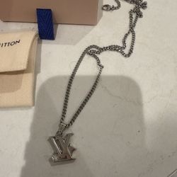 Authentic LV chain bought in store