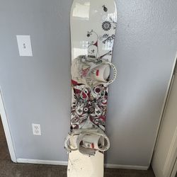 Salomon Lotus Snowboard 142cm w/ Bindings!