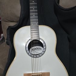 GUITARRA ACOUSTICA  HECHA EN USA MARCA ACADEMY $160 OBO