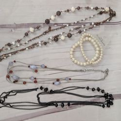 Mixed fashion jewelry