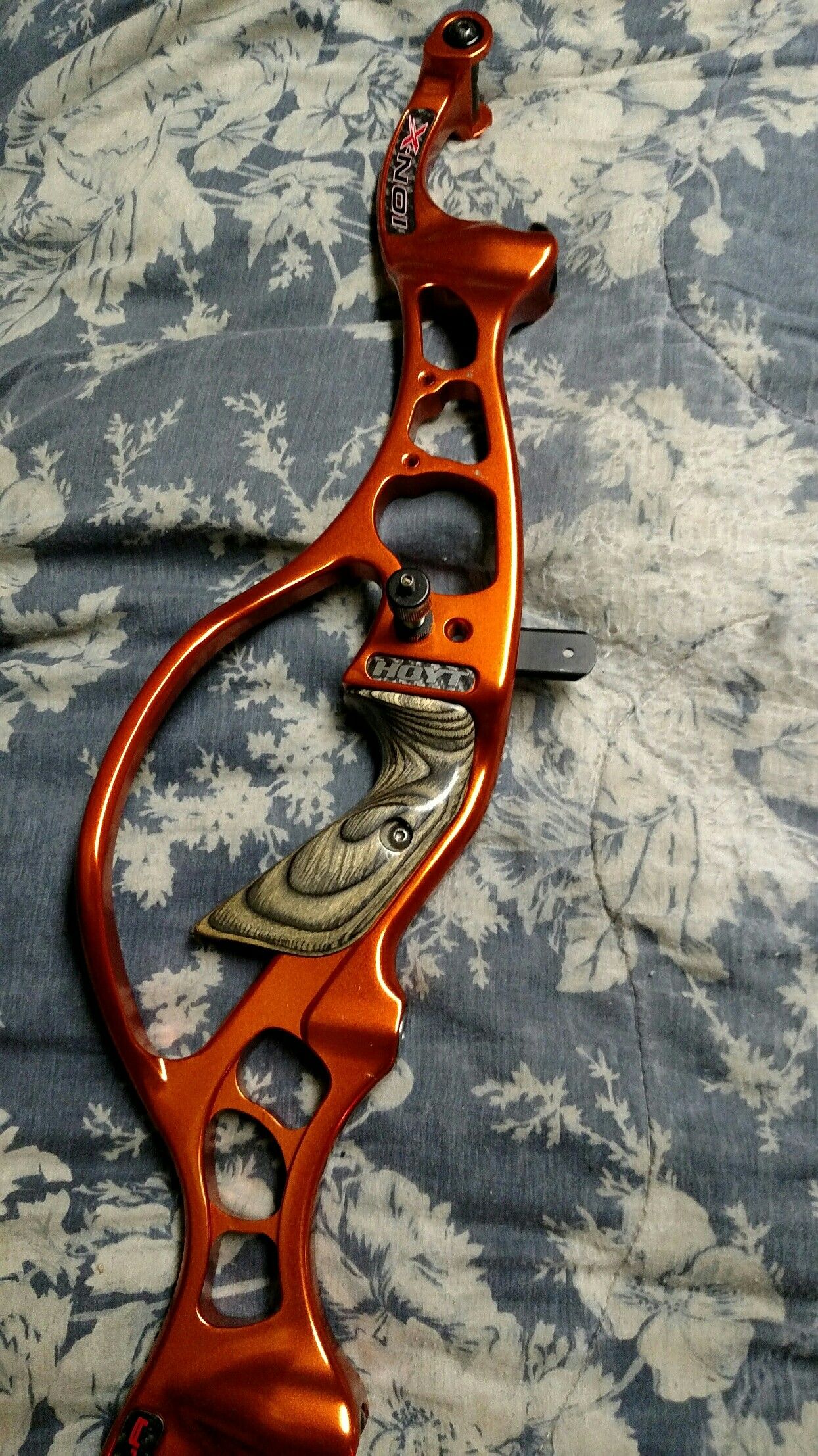 Hoyt ion x rh 25'' orange recurve archery riser
