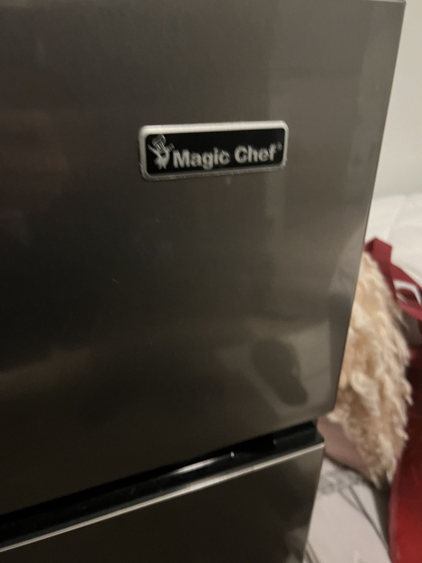 Magic Chef Fridge/freezer