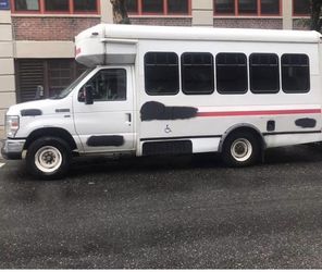 Ford E350 Super duty 2014