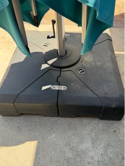 Purple leaf umbrella base