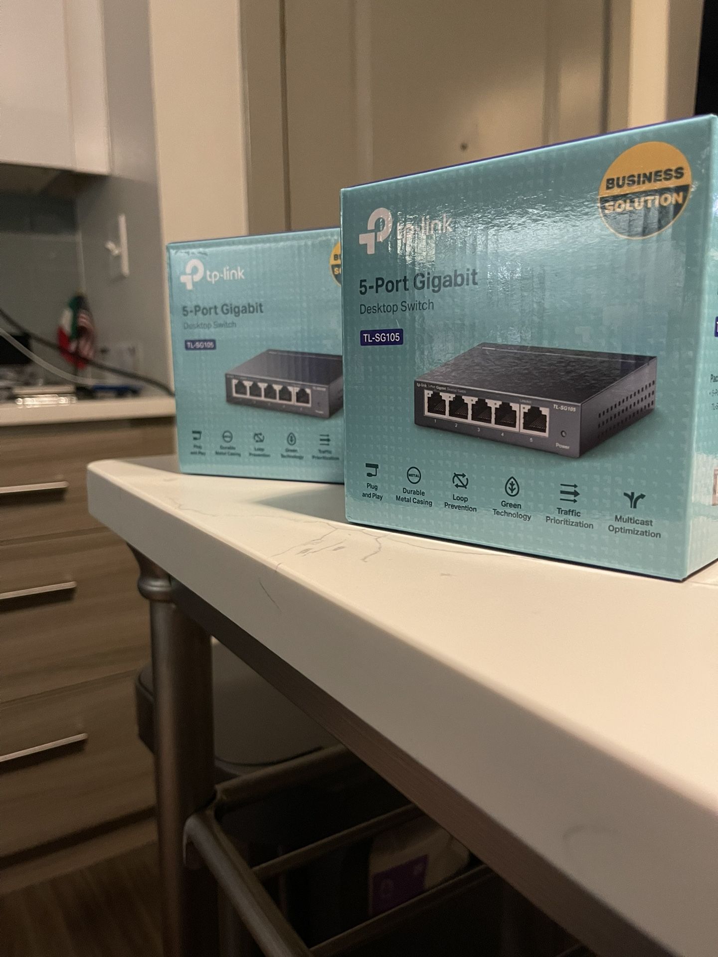 TP-Link 5-Port Gigabit Switcher - In Box