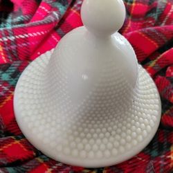 L.E. SMITH MILK GLASS HOBNAIL LID