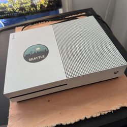 Xbox One S (BUNDLE)
