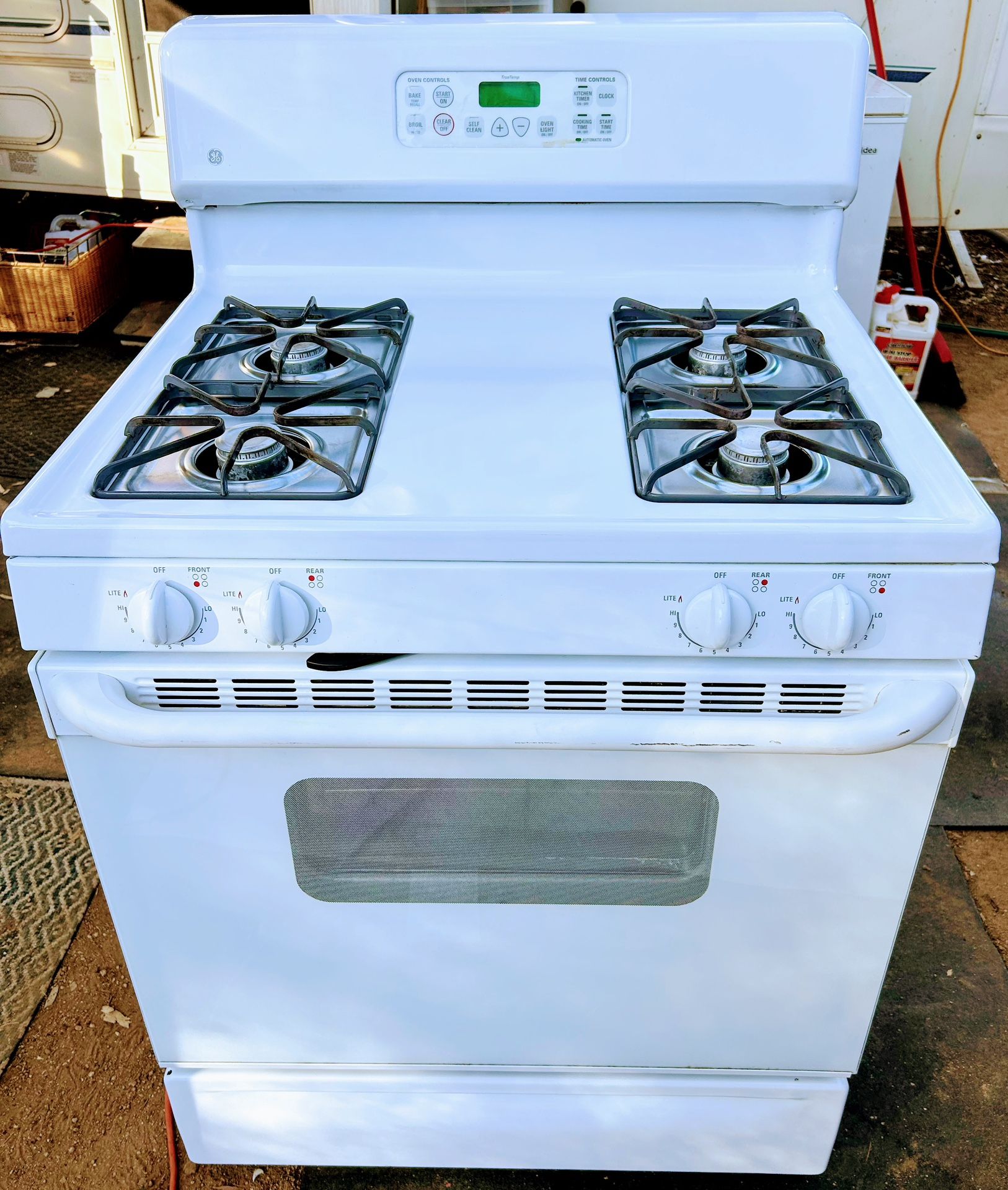 GENERAL ELECTRIC 30” GAS STOVE