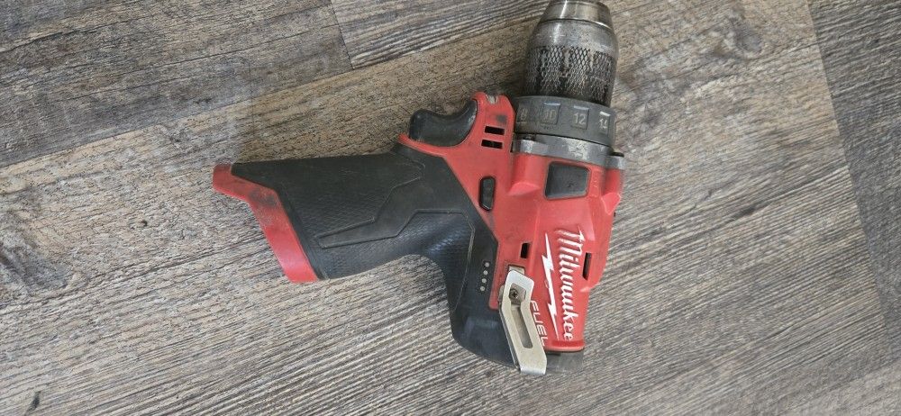 MILWAUKEE M12 HAMMER DRILL 