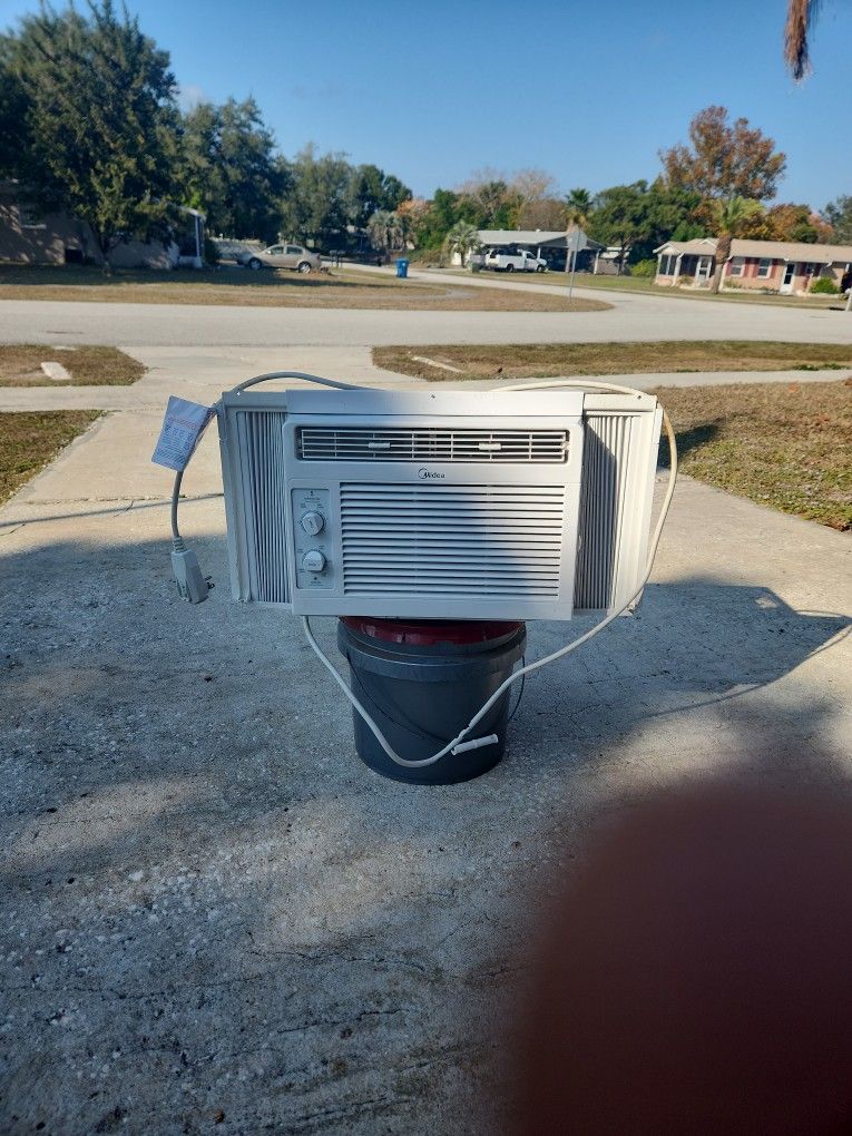 Brand New 5000 BTU Air Conditioner