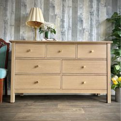 🌺 Newly Refinished Quality Pottery Barn Kendall Dresser/ Details Below/ I Can Deliver 