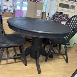 Antique Dinning Table With 2 Chairs