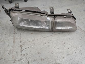90 to 93 Acura Integra headlight assembly
