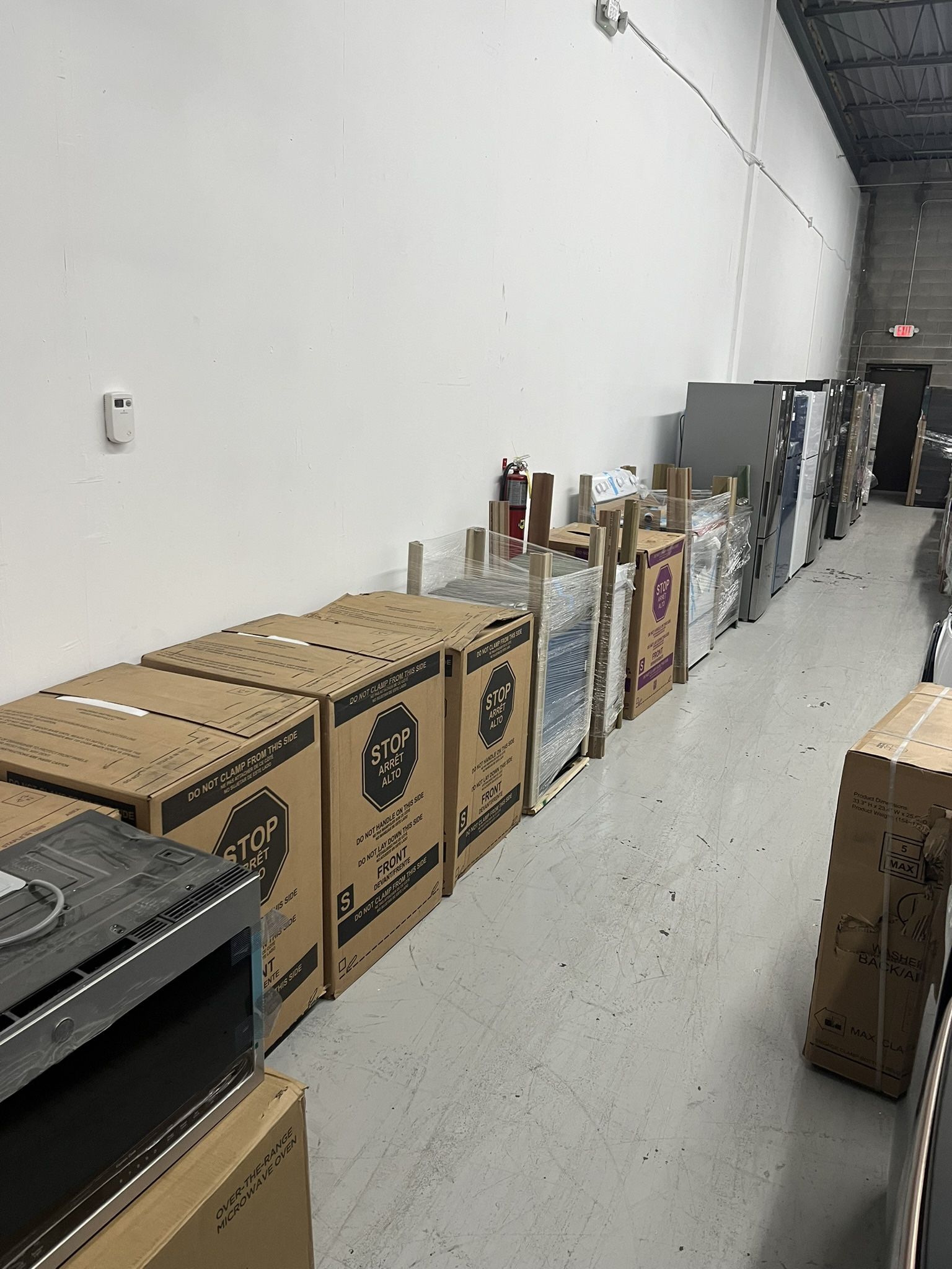 Brand new location📍GE Appliances. Brand new covered under 1yr factory warranty 🧾 Laundry/Kitchen👍