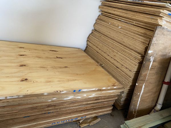 Plywood 4x8 5/8 for Sale in Palm Springs, FL OfferUp