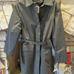 New Women’s Rain/trench Coat Extra Large