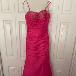 MORI LEE By Madeline Gardner, Fuchsia Full Length Sz. 5/6 Prom Dress.