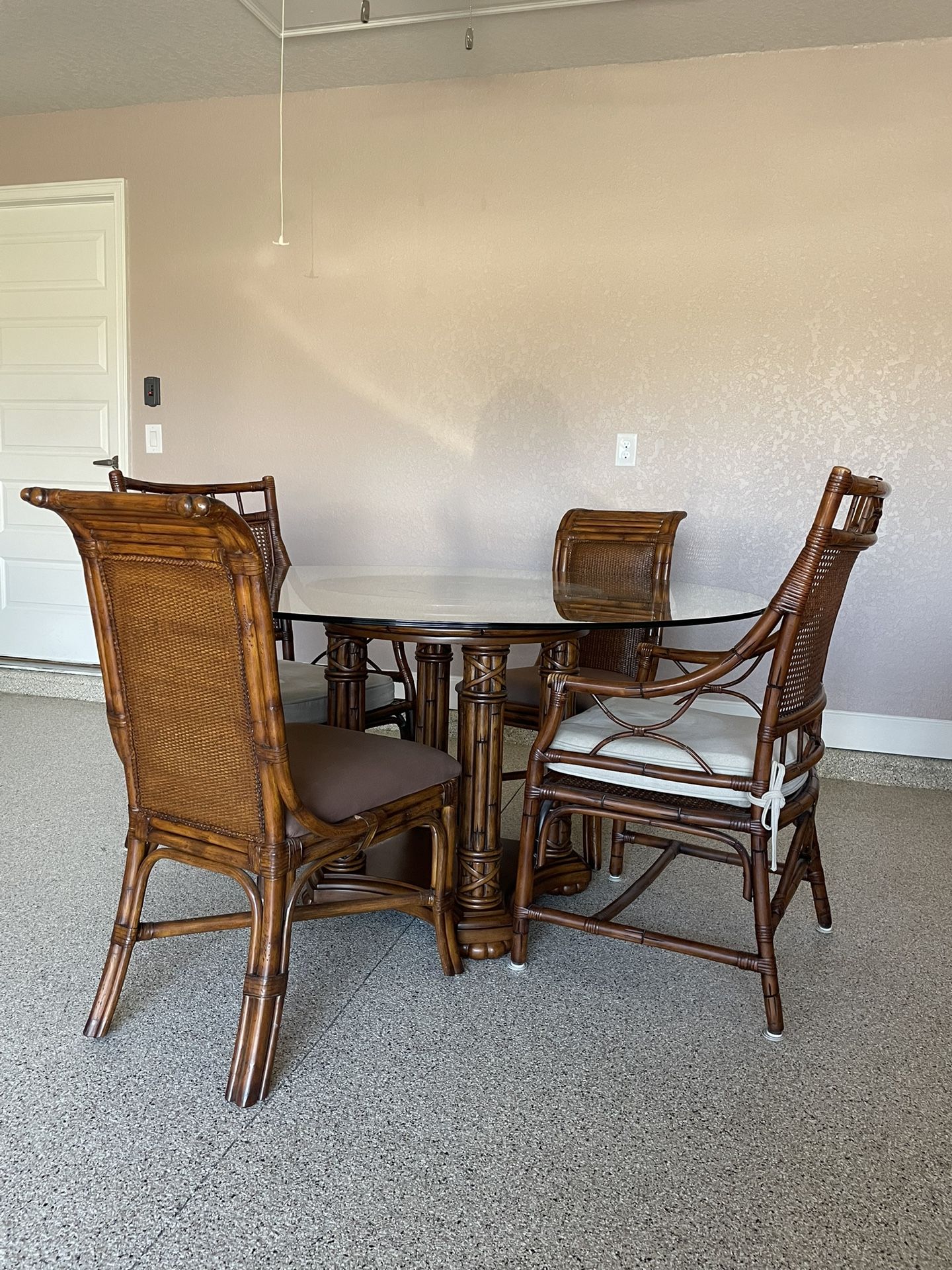 Dining Set Table W/4 Chairs