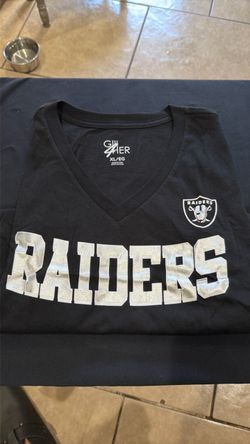 Girls raiders v neck