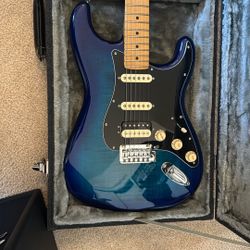 Fender Guitar And Amp + Accessories (CHECK DESCRIPTION)