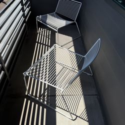 DESIGN WITHIN REACH Hee Lounge Chair (2)