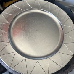 Sliver Plastic Plates 