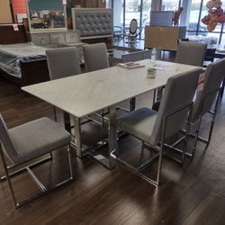 7 Pc Dinning Set With Table And Six Chairs On Sale Now