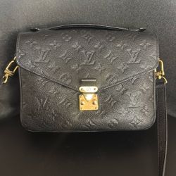 Louis Vuitton Metis Pochette Noir. Black. Shoulder bag