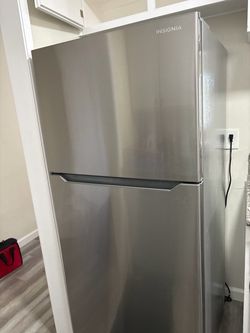 Insignia energy star fridge