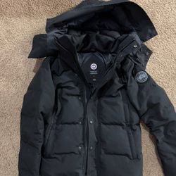 Black Badge Canada Goose