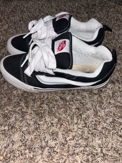 Vans Knu Skool — size 9.5 M