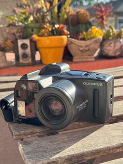 Olympus infinity super zoom 300 - 35mm film camera
